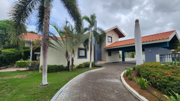 Villa in Sourdough - #1621