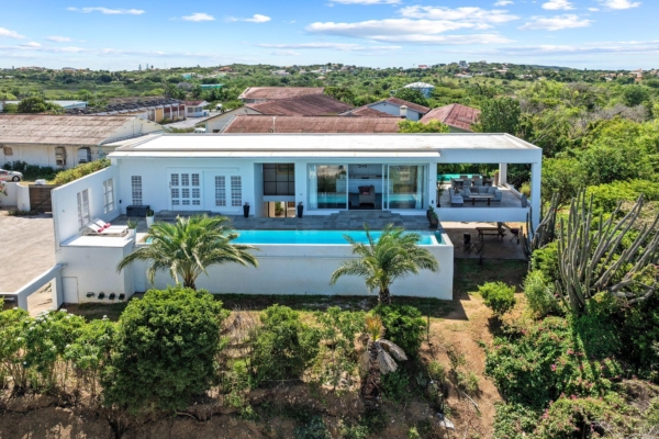 Exclusive luxury villa in Toni Kunchi with panoramic views in the heart of Curaçao