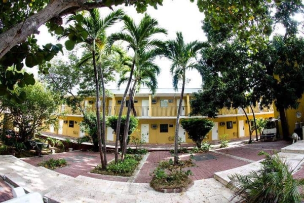 Safe and centrally located studio complex with private bathroom and toilet