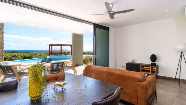 Coral Estate Apartment 1402 ;Executive Suite;