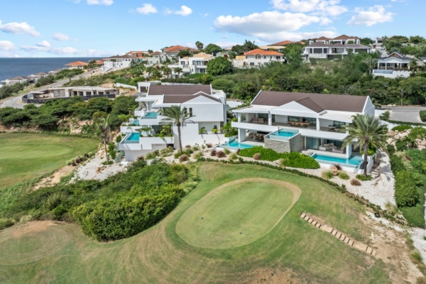 THE CAPE 7 – Exclusive apartment with sea view and private pool.