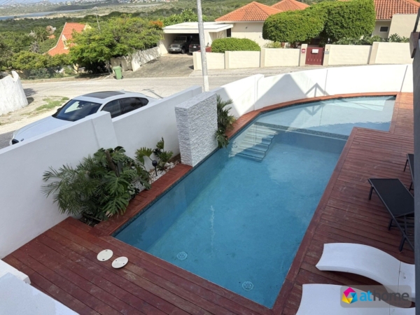 Appartement met Zwembad op resort in Jan Thiel