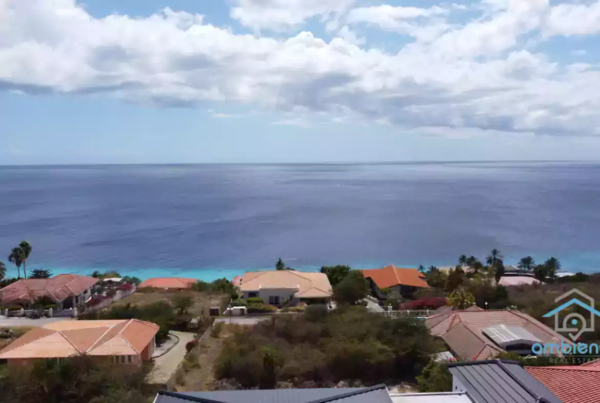 Villa met zwembad en panoramisch uitzicht op zeein Cas Abou