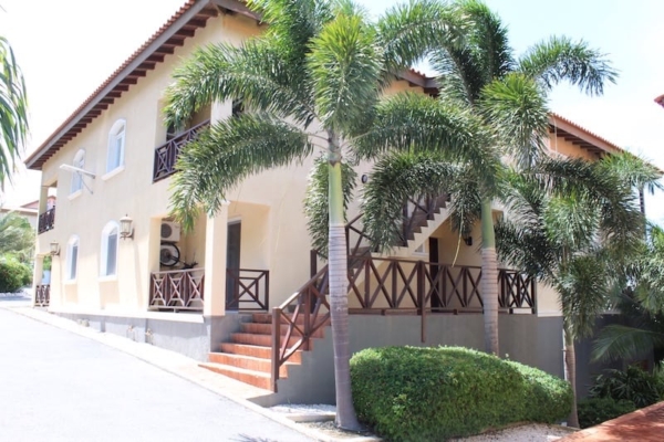 Luxury Penthouse with Golf Course Views in Blue Bay
