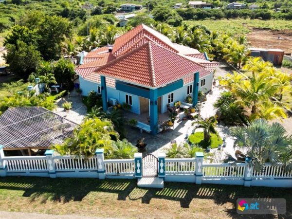 Luxe Exotische Villa met Inpandig Zwembadin Soto