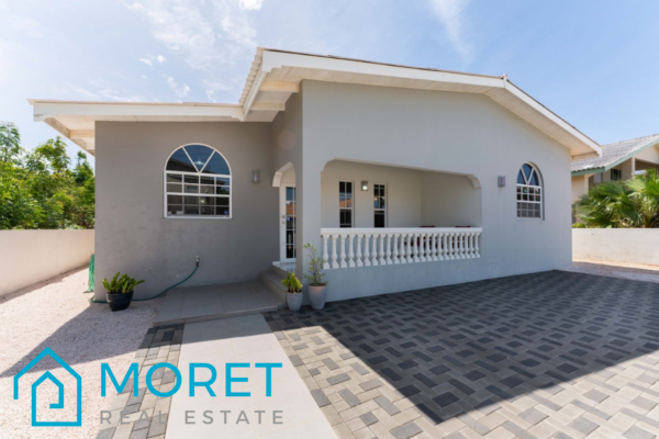 Sunset Heights ; Woning met tuin