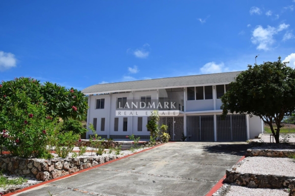Kaya Pikaron 10, Katoentuin –