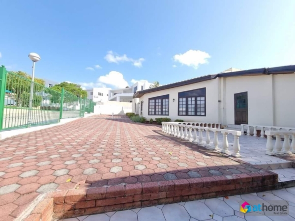 Royale Woning met Apart Appartement in Mahaai
