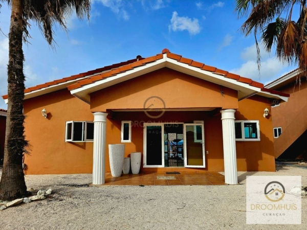 Exclusive Property Directly By The Sea
