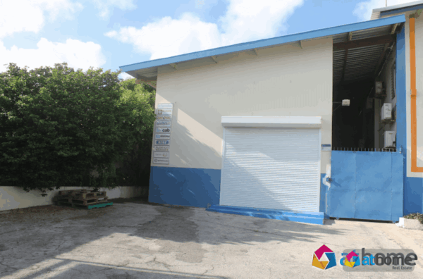 Large Detached Shed in Salina Neighborhood