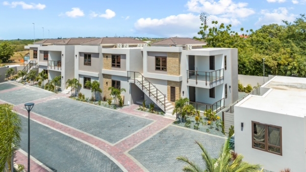 Modern appartement op resort Equestrian residence te Cas Cora