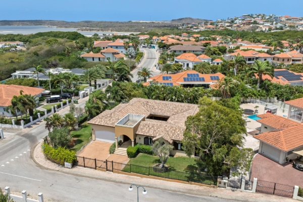 Villapark ZuurzakCuraçao Spanish hacienda-style villa with tropical luxury and private pool