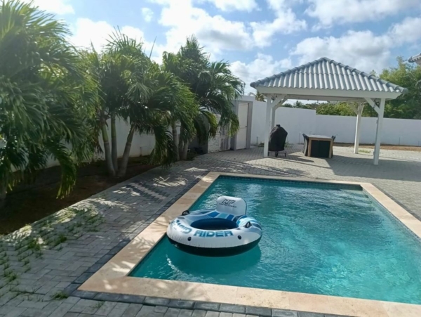 Buy house Julianadorp with swimming pool