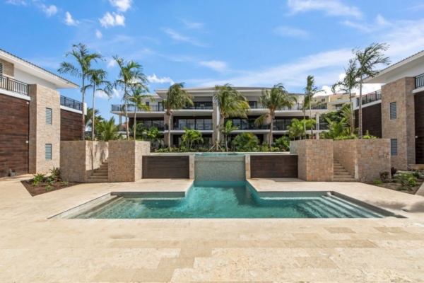 Luxury rental apartment Blue Bay Breeze