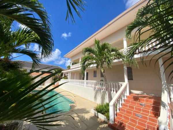 Rental villa with pool Brakkeput Abou