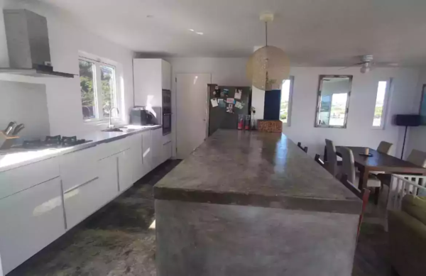 Moderne Villa met prive Zwembad en Appartement in Brakkeput Mei Mei