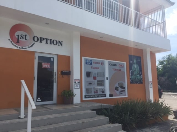 Storefront located in Center Mahaai