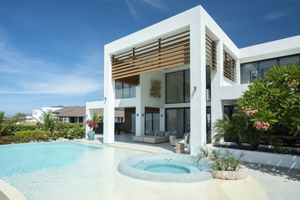 Blue Bay BQ9 – Most Exclusive Oceanfront Villa in Curaçao