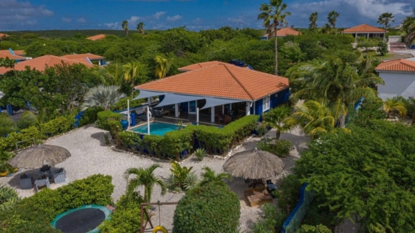 Coral Estate 704