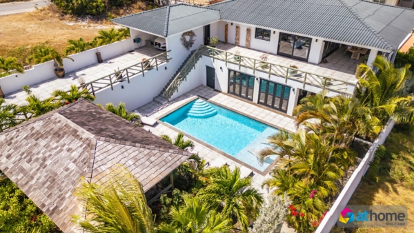 Luxe Villa met Zwembad in Vista Royal