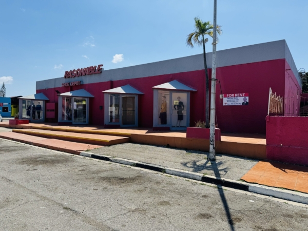 Commercial Building for rent in Winkel Centrum Brievengat – #1498