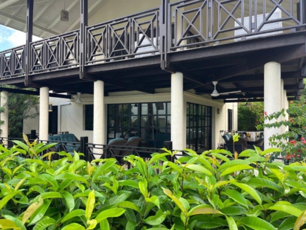 Blue Bay Village – Spacious apartment with good rental potential