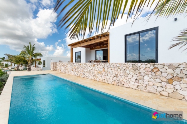 Newly built Villa with Pool on LXRY resort Brakkeput