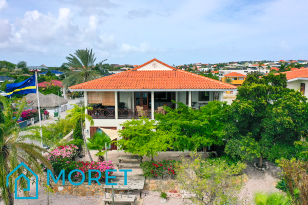 Vista Royal ; Tropical Villa