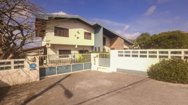 Spacious family home with character - Ma Louisa, Curaçao