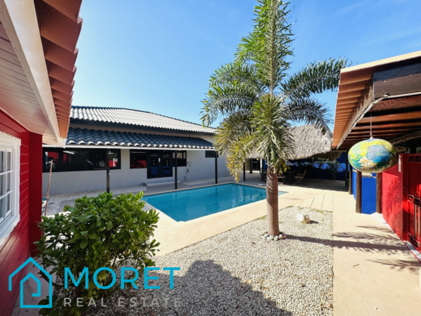 Santa Catharina ; Woning met Appartementen