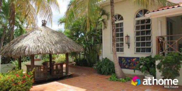 Beautiful House on Resort in Jan Thiel