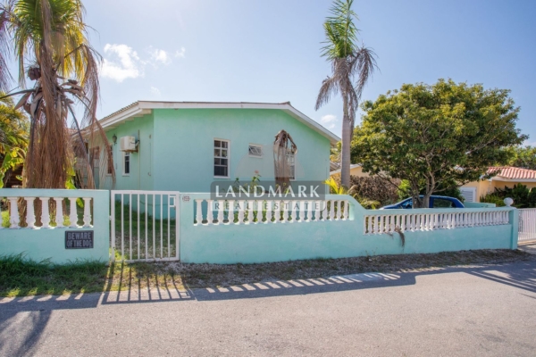 La Joya Villa's 17-B, Girouette –