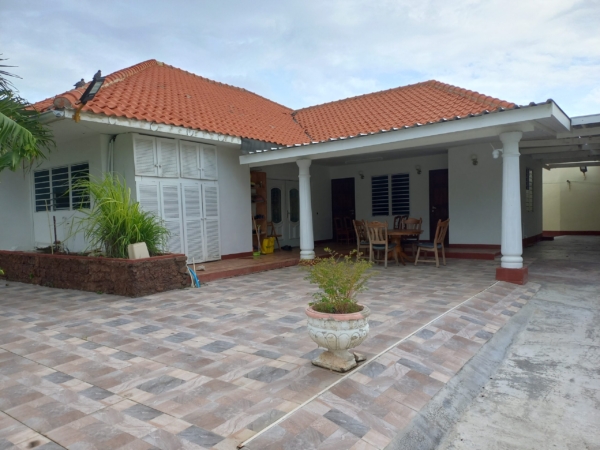 Spacious house in Welgelegen