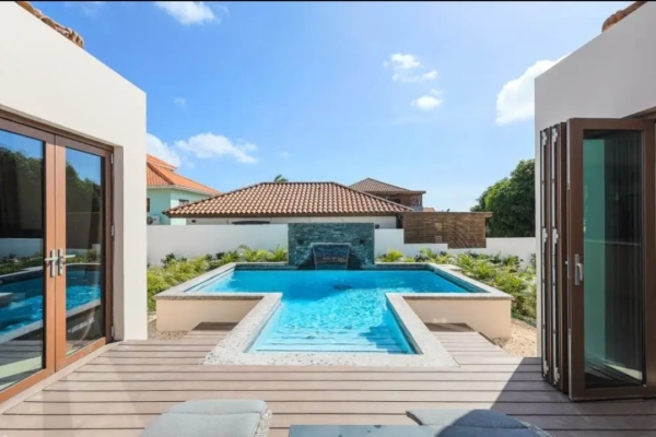 Modern Villa with Pool in Blue Bay Golf Resort