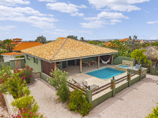 Family home with private pool / Sabal Palm 39