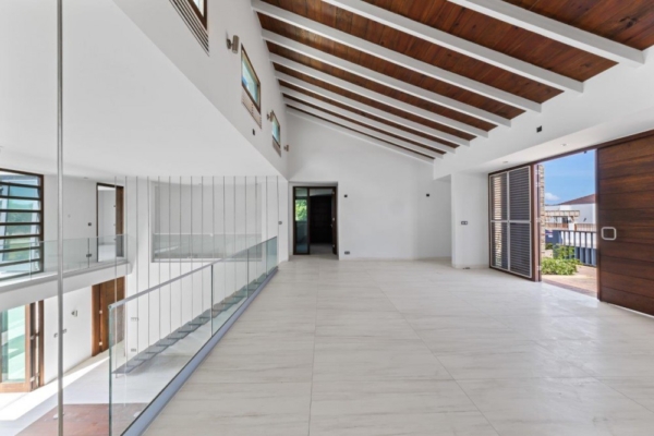 Luxury Villa with Pool & Golf View in Blue Bay Curaçao