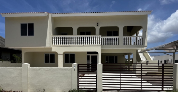Modern boven appartement te Cas Grandi