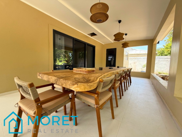 Great Quarter ; Modern Residence with Guest House