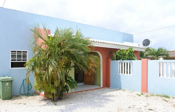 Nice furnished apartment in safe neighborhood