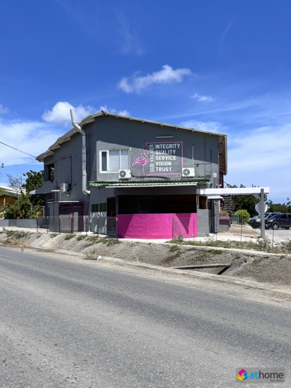 Commerciële ruimtein Brievengat met terras en keukenruimte