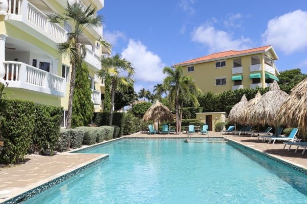Blue Bay Triple Tree  Beautiful Oceanview Apartment